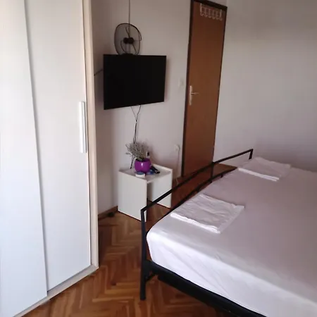 Lorio Apartment *